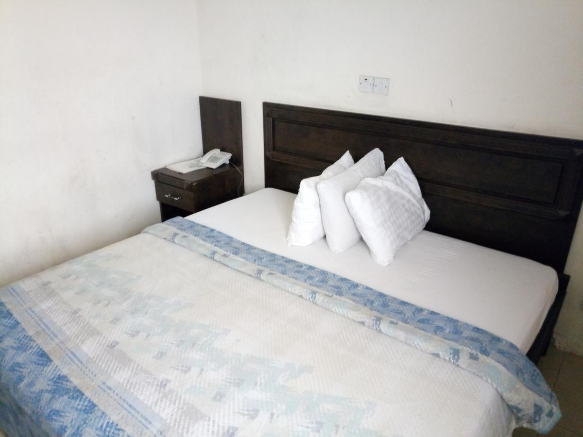 Hotel Benizia Asaba Exterior photo
