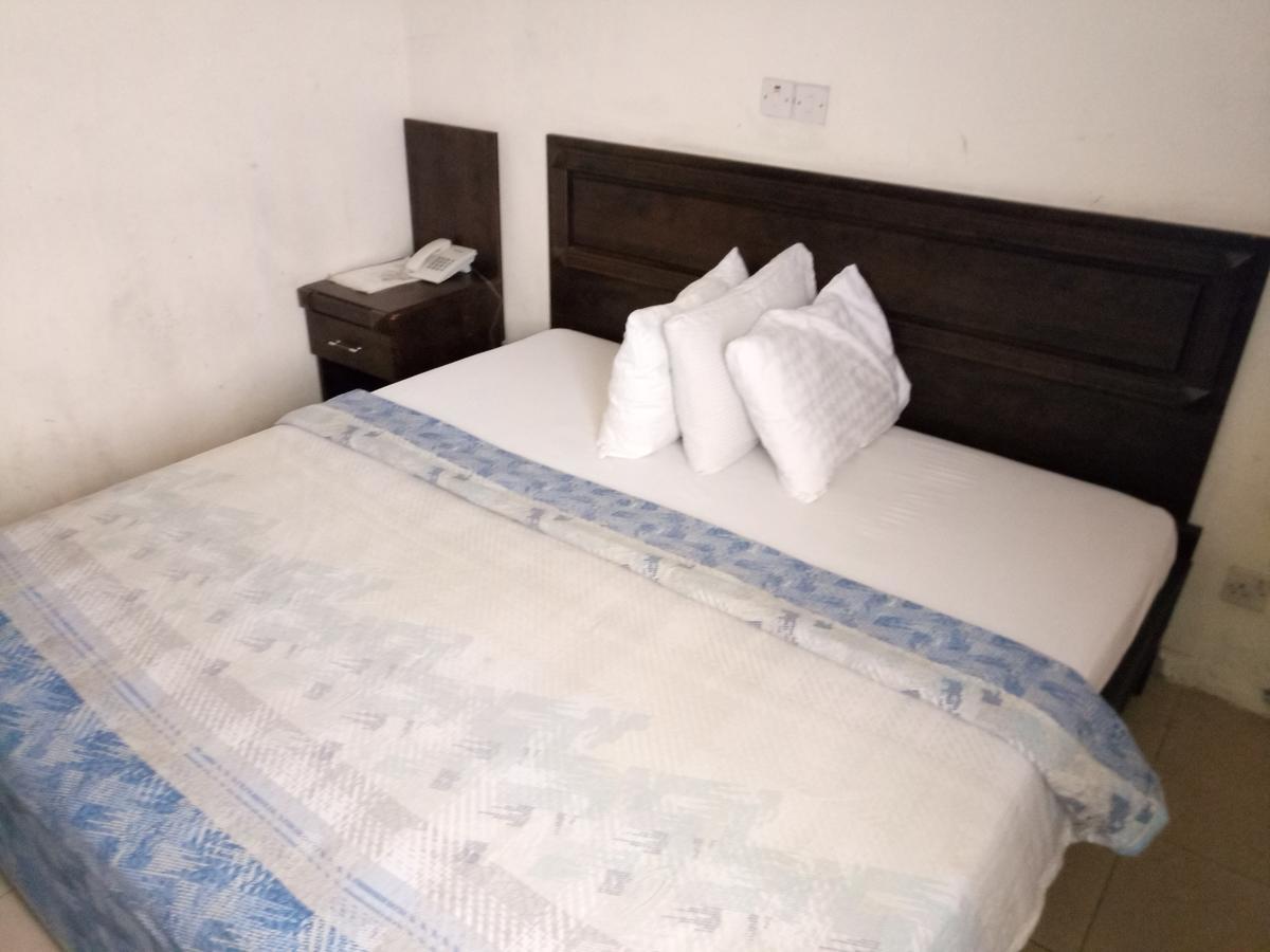 Hotel Benizia Asaba Exterior photo