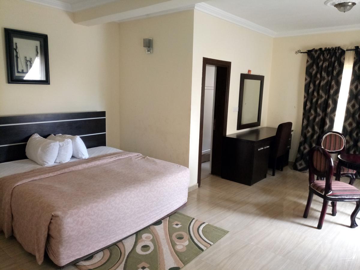 Hotel Benizia Asaba Exterior photo