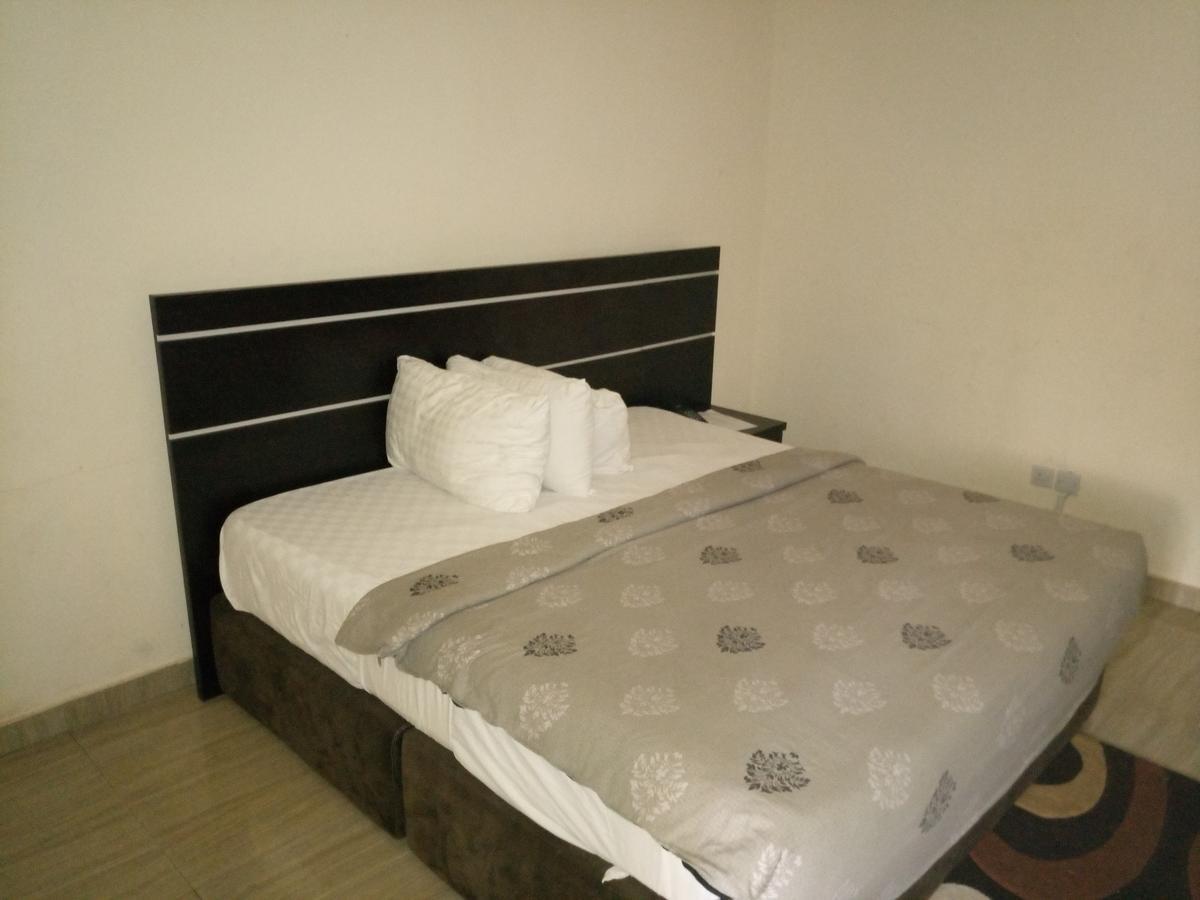 Hotel Benizia Asaba Exterior photo