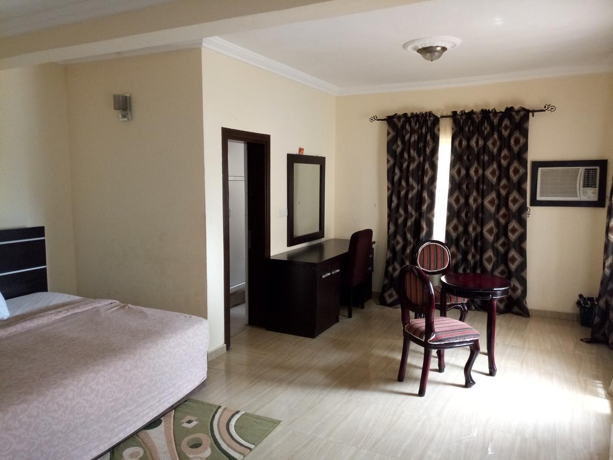 Hotel Benizia Asaba Exterior photo