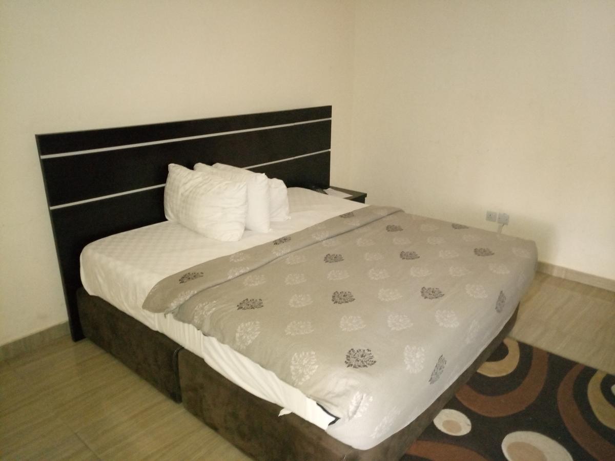 Hotel Benizia Asaba Exterior photo