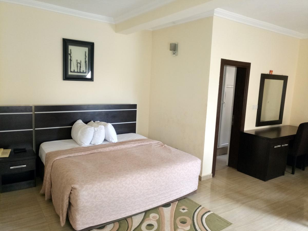 Hotel Benizia Asaba Exterior photo